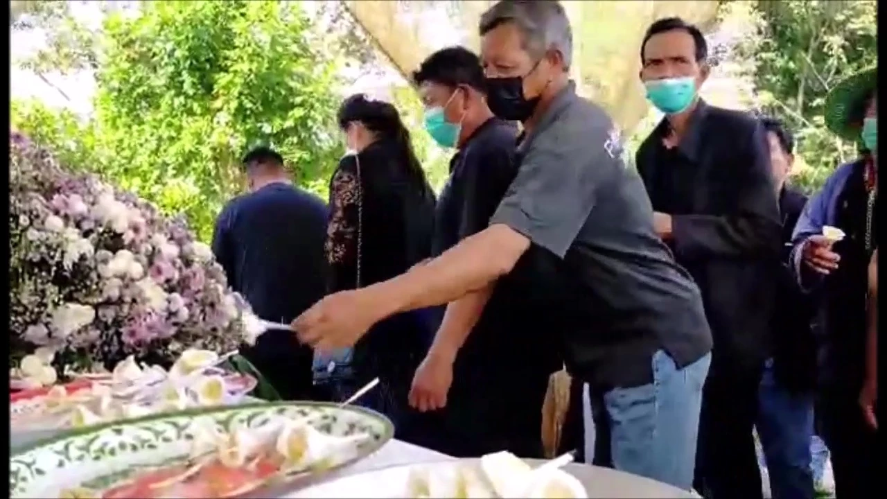 เผาแล้ว "หนุ่มวิศวกร" อบต.นากลาง ด้าน นายกเทศมนตรีฯ เผย พร้อมโดนตรวจสอบ