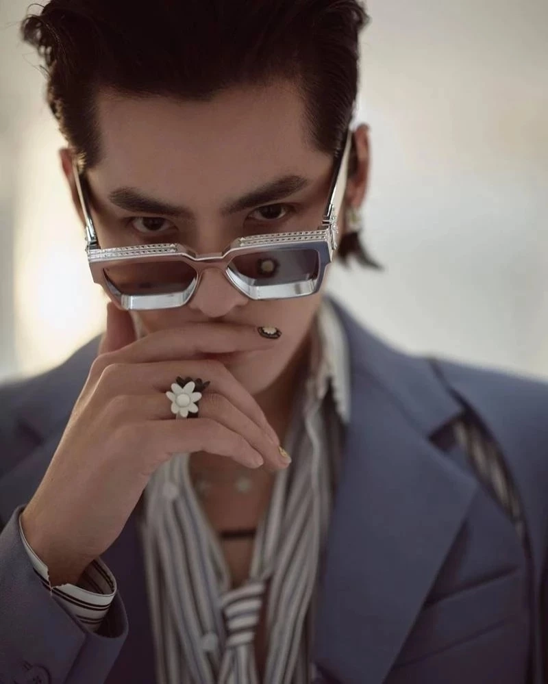 นักร้อง-นักแสดงหนุ่มชาวจีน Kris Wu (คริส วู) หรือ อู๋อี้ฝาน อดีตสมาชิกวง EXO