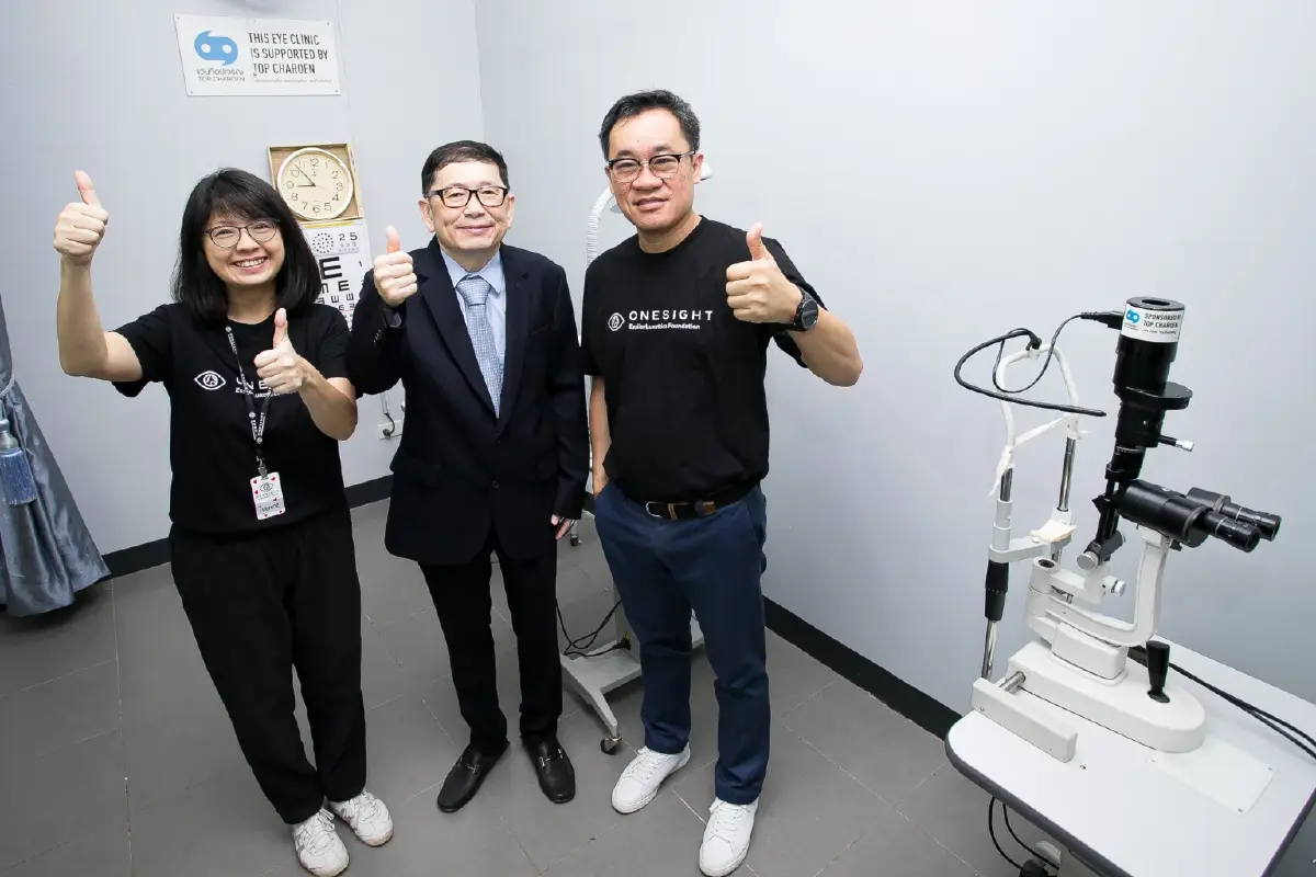 แว่นท็อปเจริญ ร่วมกับ มูลนิธิ ONESIGHT EssilorLuxottica ก่อตั้งคลินิกจักษุแม่ตาว เพื่อมอบแว่นตาและบริการด้านสายตาที่เข้าถึงแก่ผู้ยากไร้