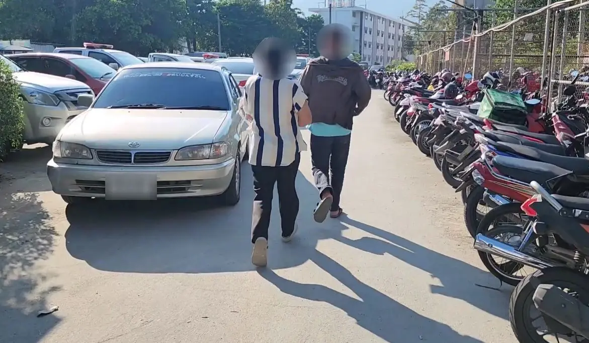 แจ้ง 3 ข้อหาหนัก! "สิบเอก" เมาซิ่งเก๋ง ชน จยย.พ่วงข้าง พ่อ-แม่ ดับ ลูกโคม่า