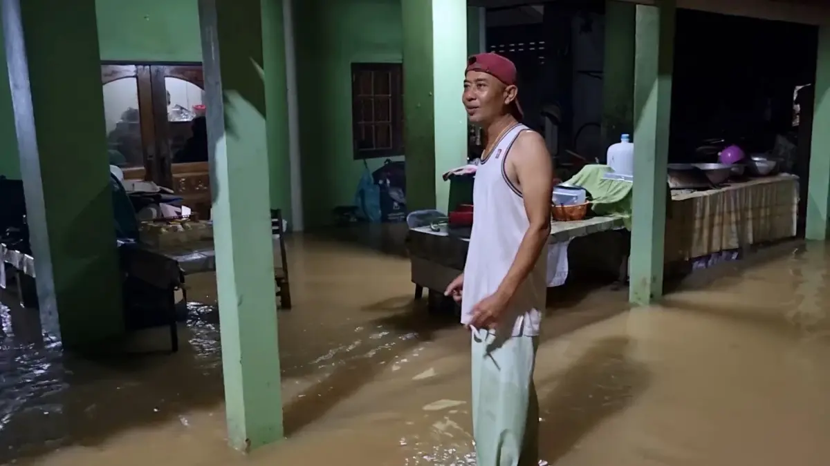 น้ำป่าจากน้ำตกโตนปลิว ทะลักท่วมหมู่บ้านชาวบ้านไม่ทันตั้งตัว (คลิป)