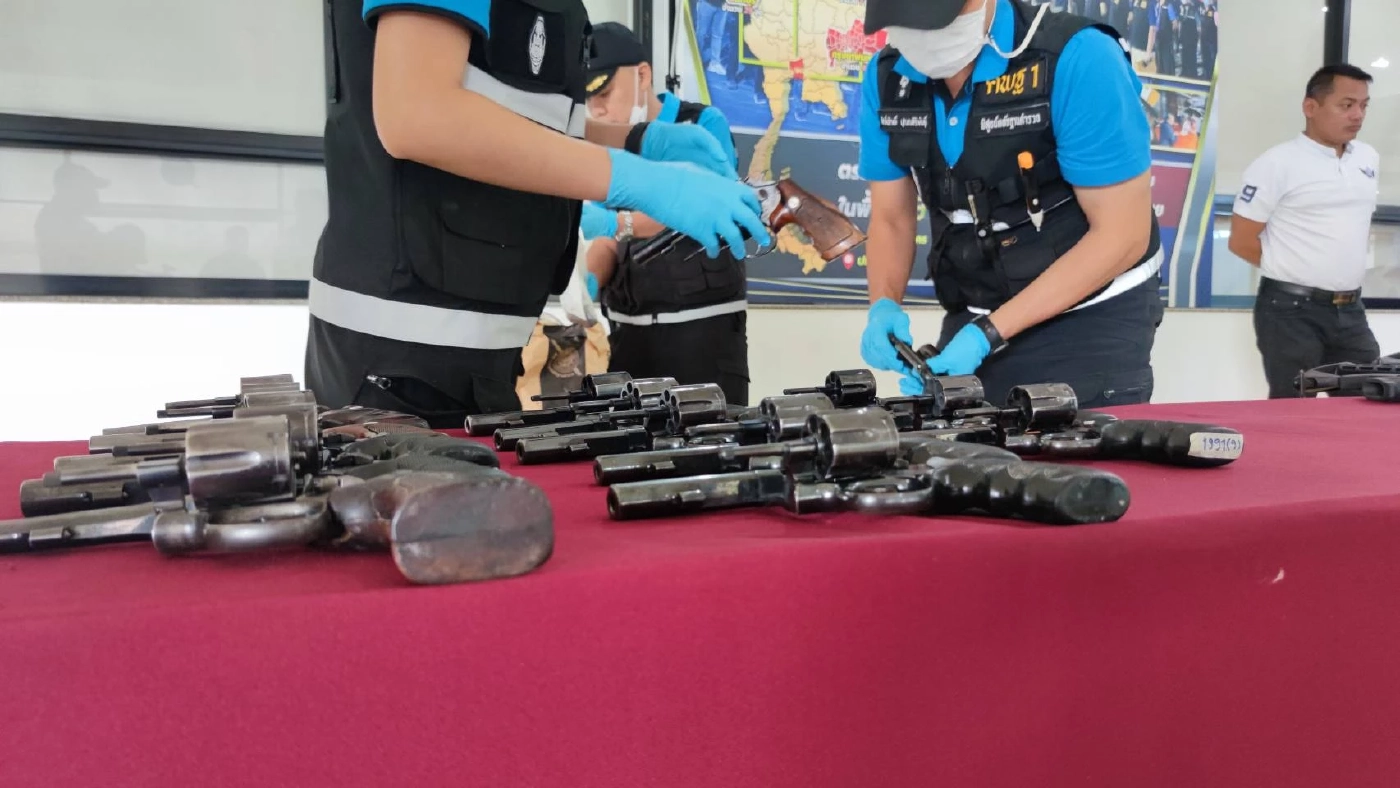 “บิ๊กโจ๊ก” เปิดปฏิบัติการ! ยึดคืน ปืนหลวง 64 กระบอก "ด.ต." นำขายตลาดมืด