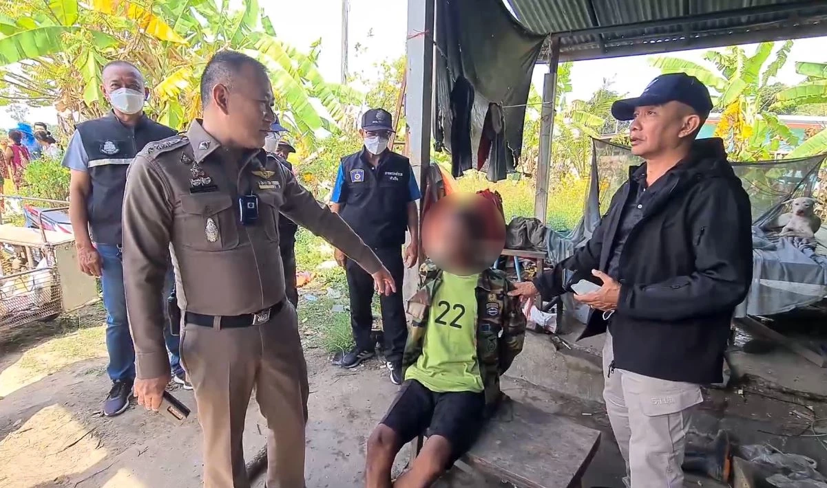 "น้องชายขี้เมา" ฉุนพี่ไม่หาข้าวให้กิน คว้าท่อนฟืนตีดับคาวงเหล้า