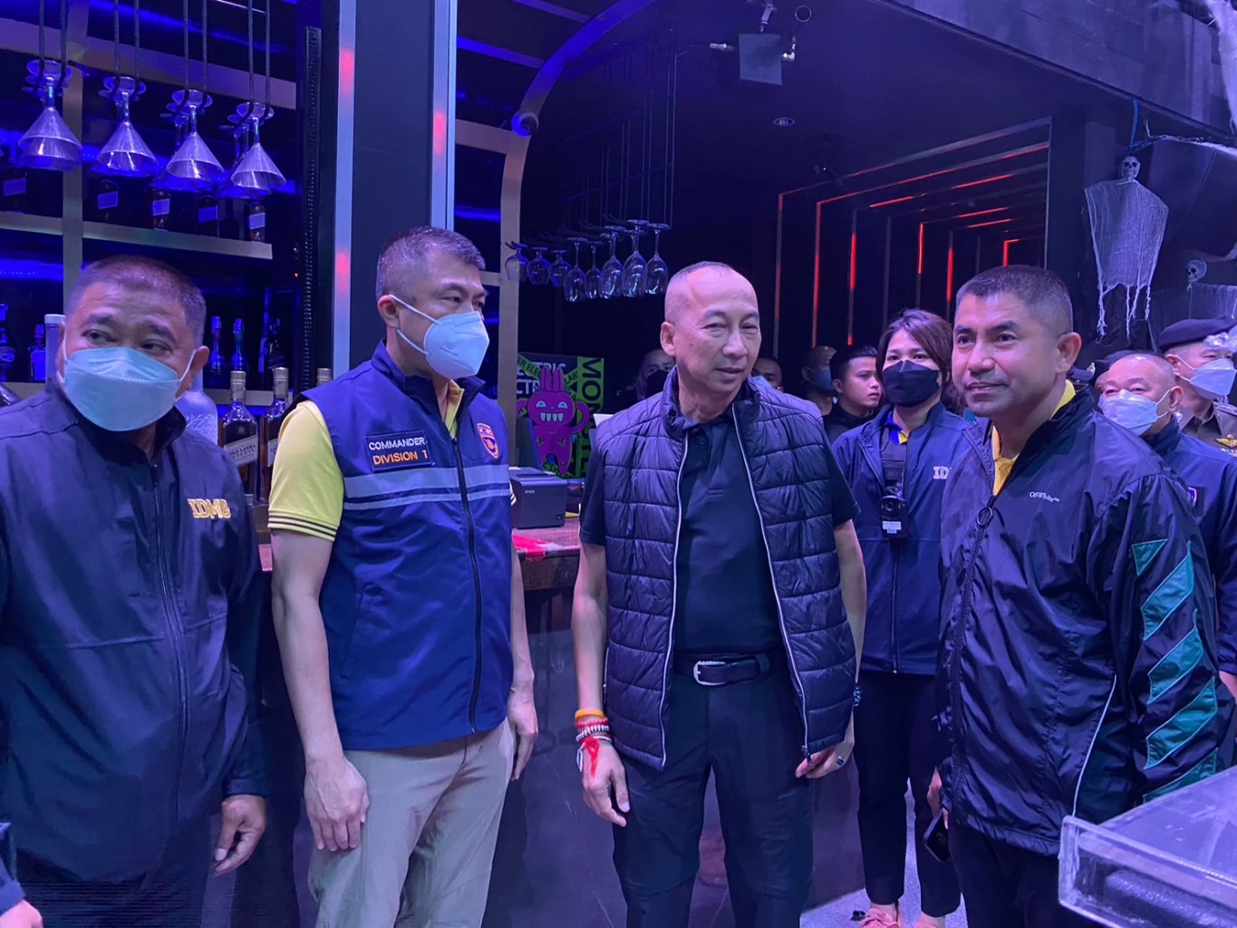 จ่อดำเนินคดี รองผกก.-สว.-รองสว. ยานนาวา ปล่อยตัวผู้ต้องหาผับจีน  