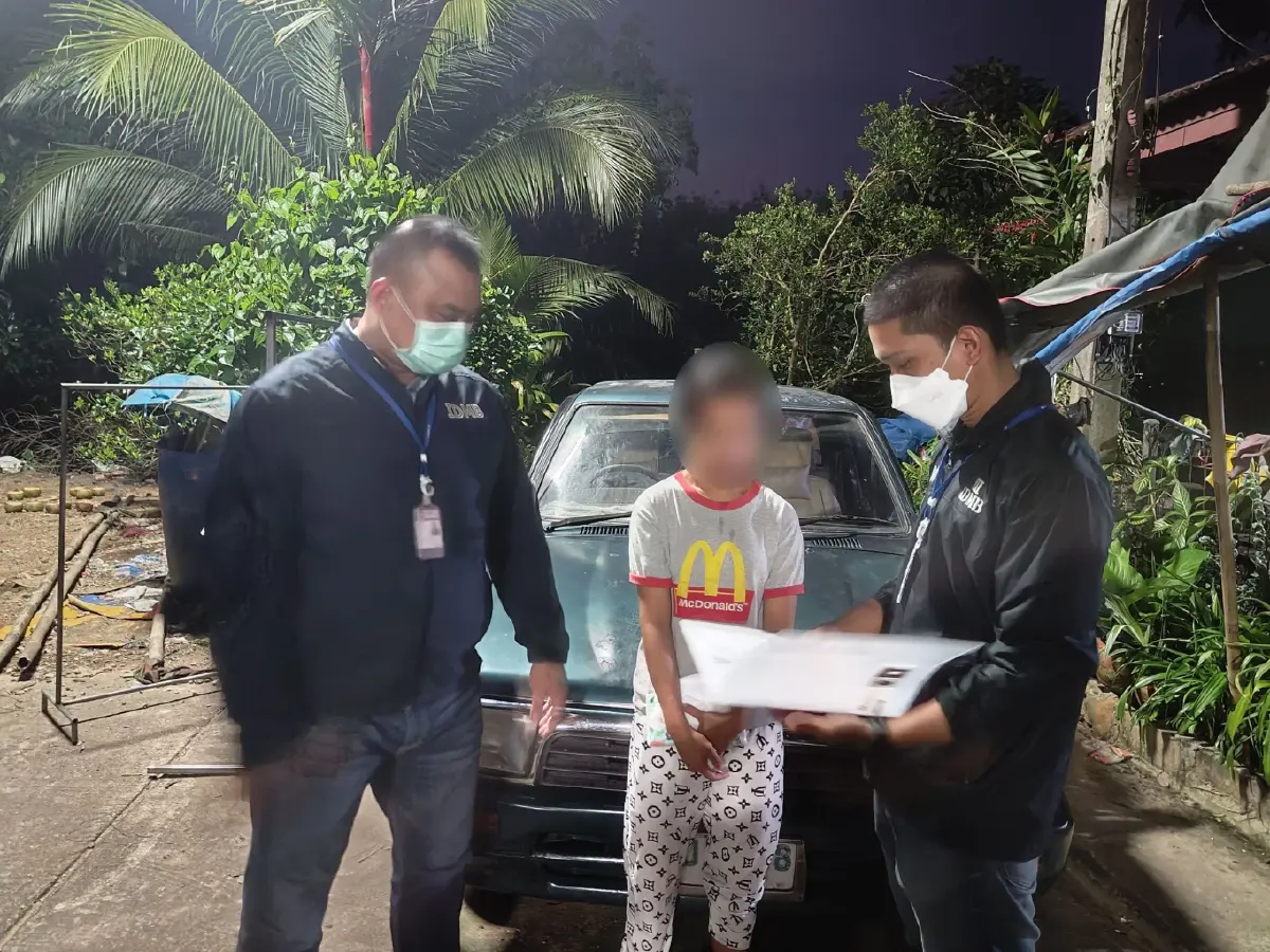 ตำรวจIDMB รวบสาวชุมพร - 3 หมายจับ รับจ้างเปิดบัญชีม้า