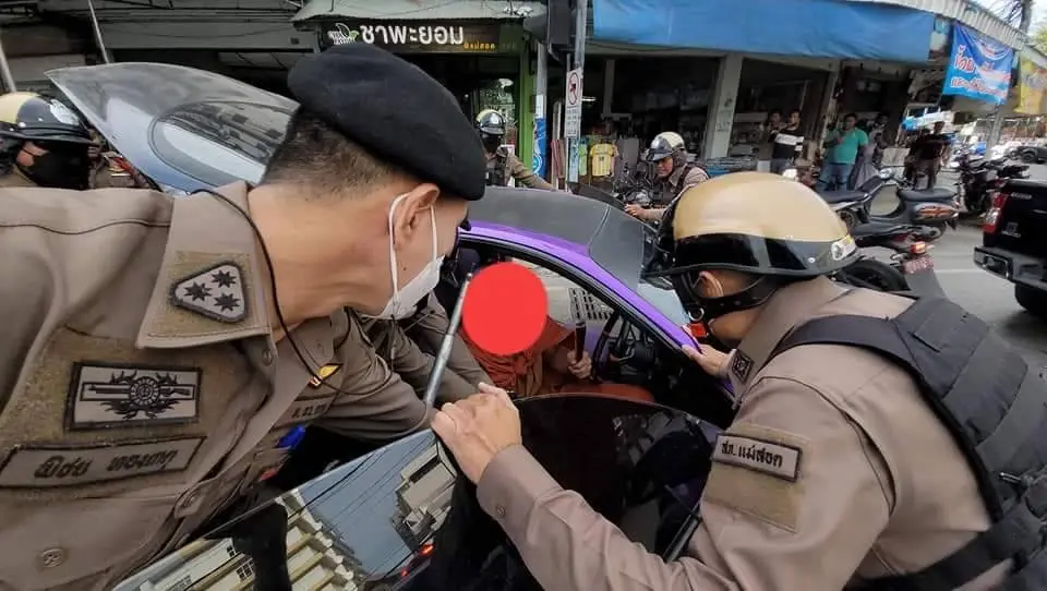 พระซิ่งชนดะในแม่สอด ที่แท้เมายาบ้า ซ้ำขโมยรถจากคนมาทำบุญ