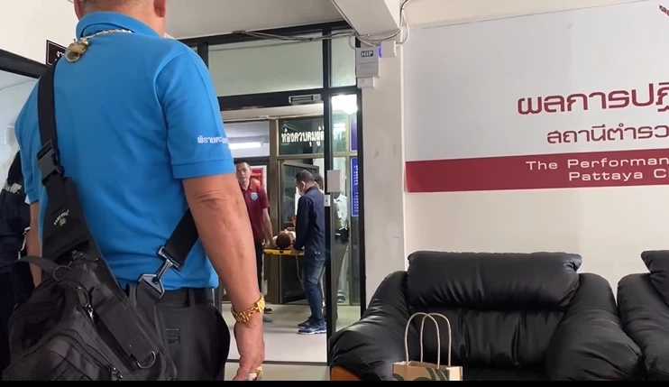 ตัวตึงป่วนโรงพักพัทยา ถูก ตร. จับฉกเงินครึ่งแสนเปย์กิ๊กสาว แกล้งผูกคอในคุก