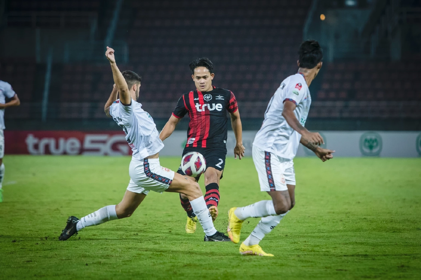 ฟุตบอลไทยลีก