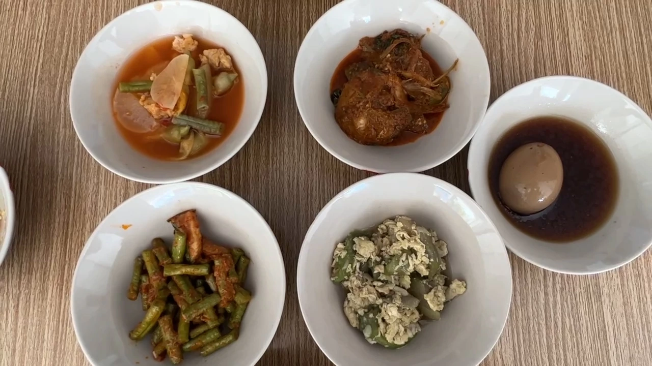 เจ้าของจิวเวลรี่ เปิดร้านข้าวแกง 10 บาท ช่วยชาวบ้านอิ่มท้องราคาถูก