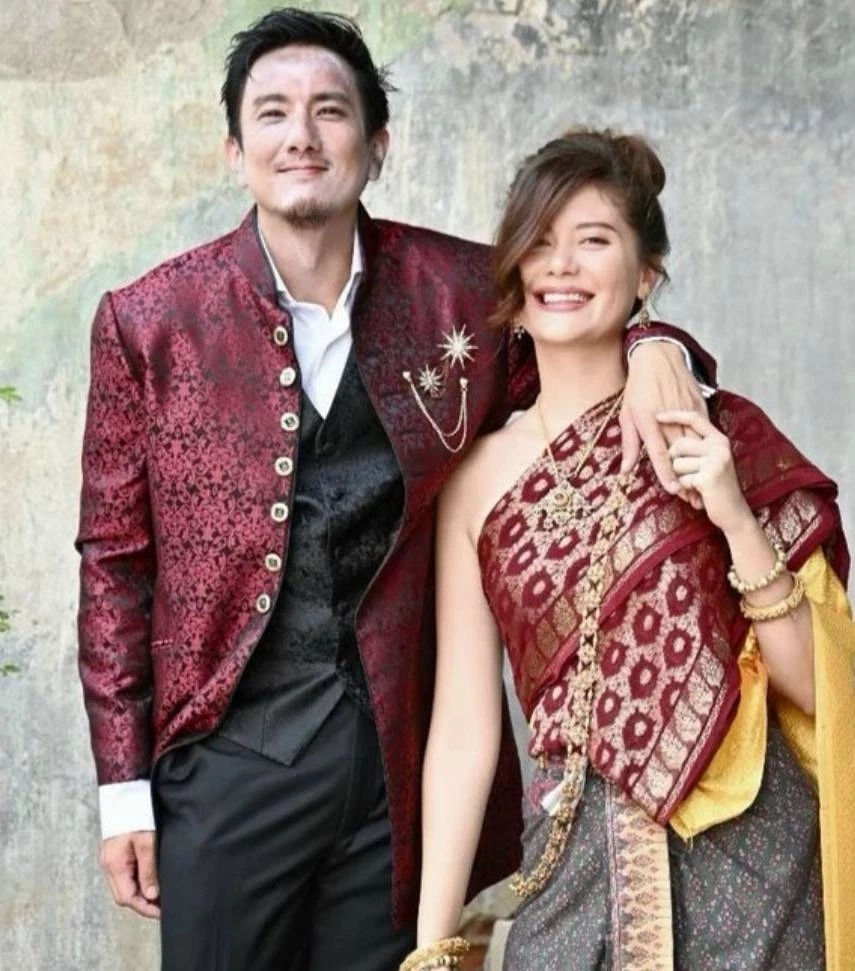 เพื่อนๆ แห่ให้กำลังใจคู่รักดารา  ‘มารีญา-สิงห์’ รักถึงทางตัน