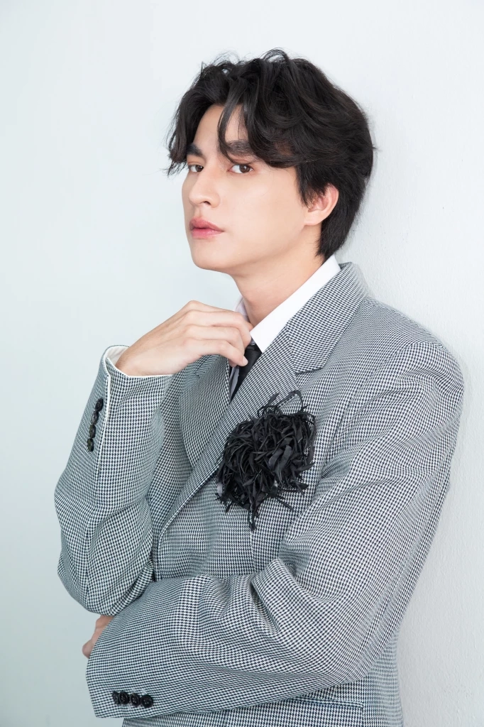 “กลัฟ  คณาวุฒิ” ทั้งร้องทั้งแสดง ใน “มัดหัวใจยัยซุปตาร์” เผยเซอร์ไพรส์ 11.11