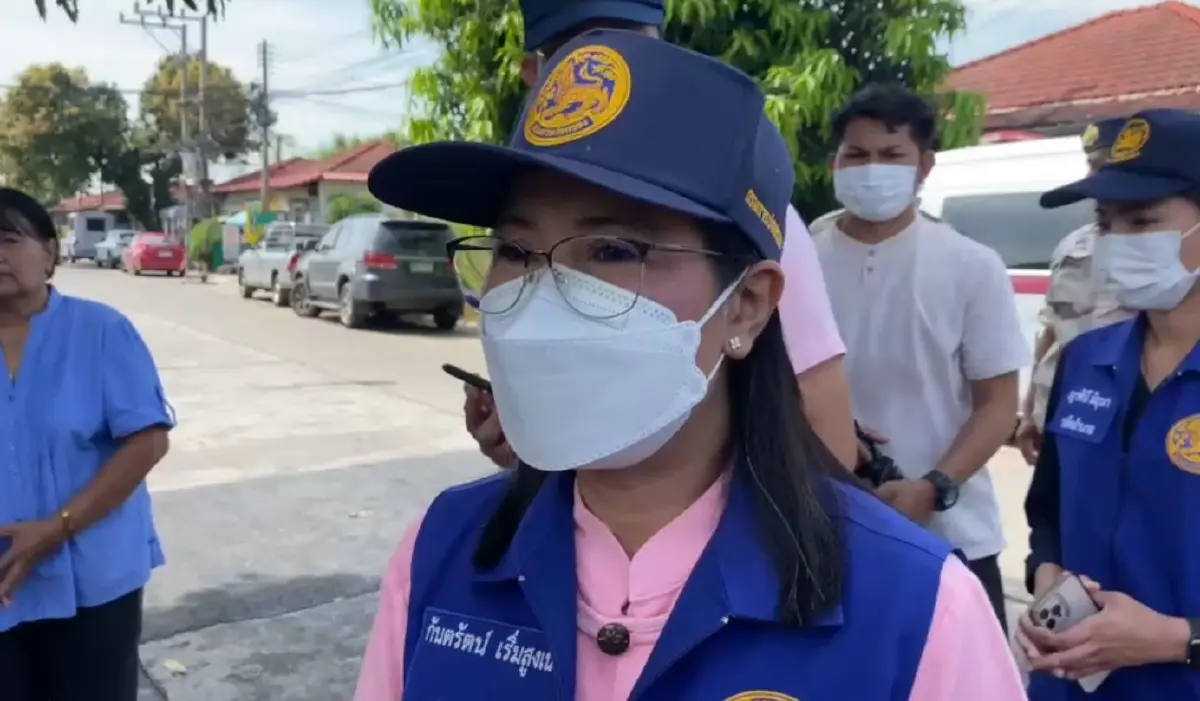 พฐ. ลงพื้นที่ตรวจสอบบ้านช่างแอร์ หาสาเหตุเพลิงไหม้ เสียชีวิต 3 ศพ