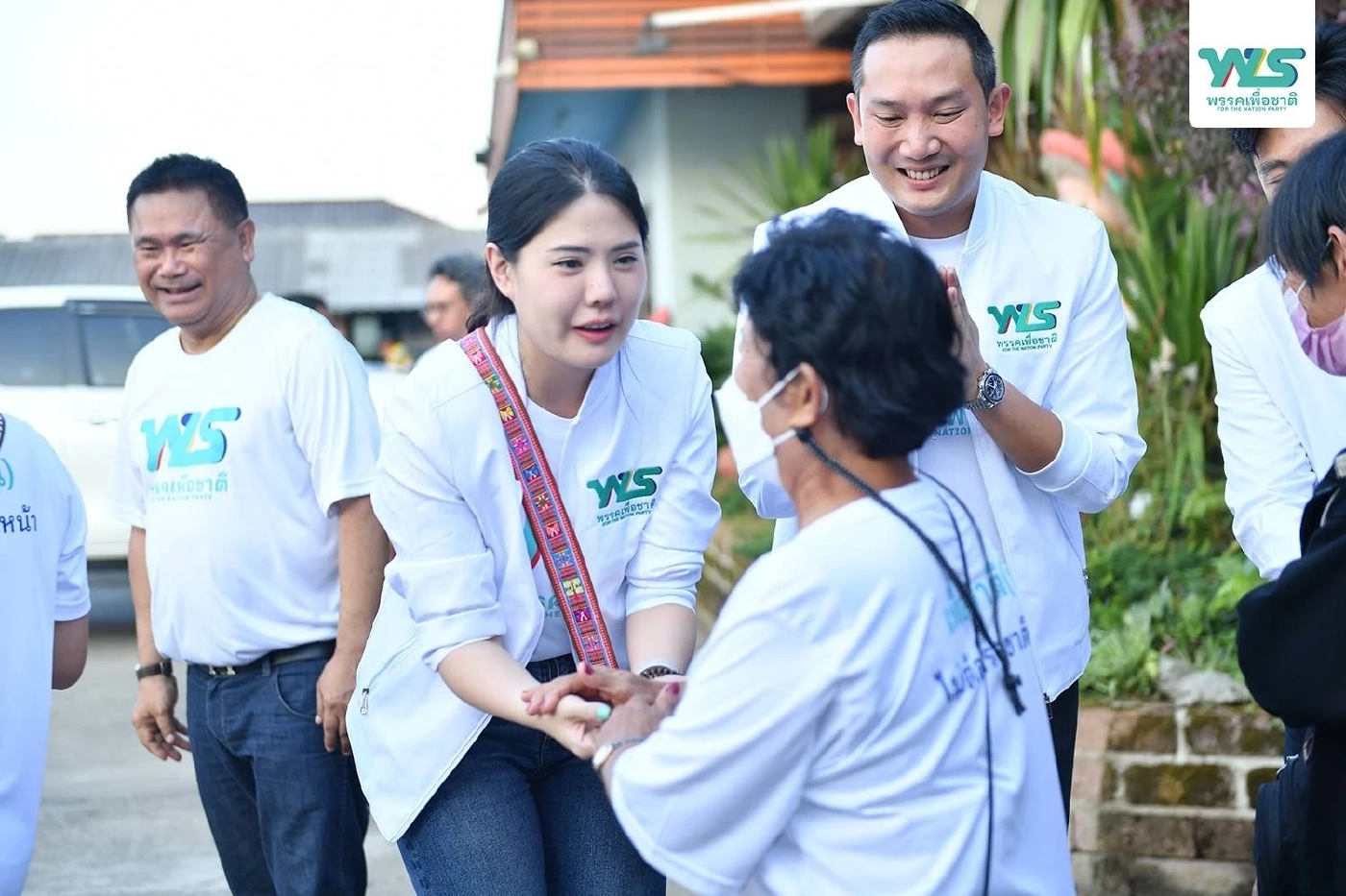 "ยงยุทธ ติยะไพรัช"โผล่เซอร์ไพรส์ร่วมวง"เพื่อชาติ"รับฟังปัญหาปชช.