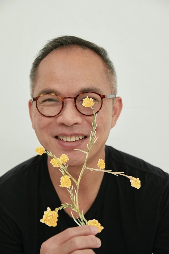 จากไฟที่ดับมอดสู่การถ่ายทอดสุนทรีย์แห่งสีสันและเส้นสาย