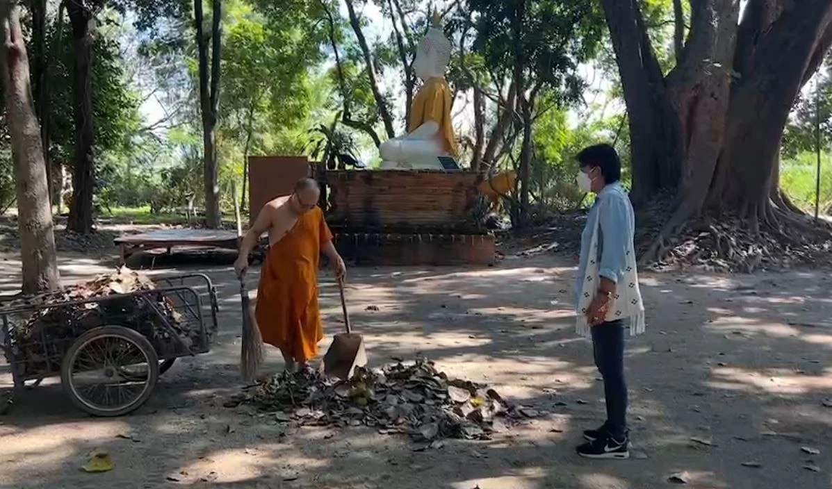 เสียเป็นแสนแขนไม่ได้จับ! สึกแล้ว "เจ้าอาวาสหนุ่ม" เอาเงินทอดกฐินเปย์สาว