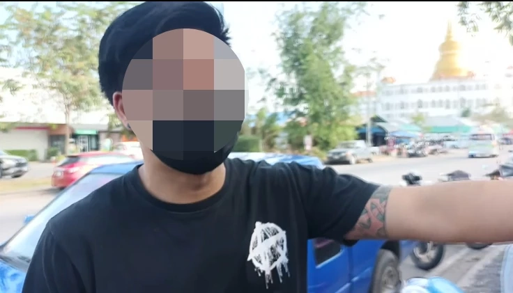 ช่างแอร์คลั่งยา หึงเจ้าของร้านหมอนวด ไล่ท้าต่อยลูกค้า ต้องตาม ตร.มาหิ้วตัว