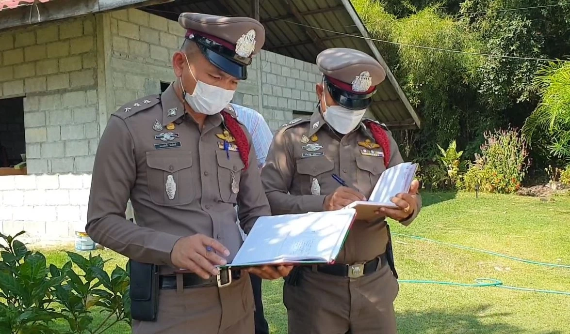 เจ็บทั้งคู่! หนุ่มตามง้อแฟน เจออยู่กับชายใหม่ คว้าลูกซองยิง แต่ถูกยิงสวน