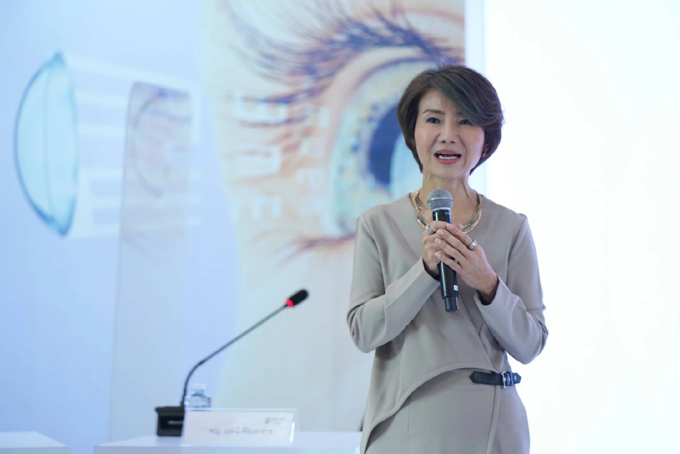 "ภญ. อาทิรัตน์ จารุกิจพิพัฒน์" ประธานเจ้าหน้าที่บริหาร โรงพยาบาลบำรุงราษฎร์ 