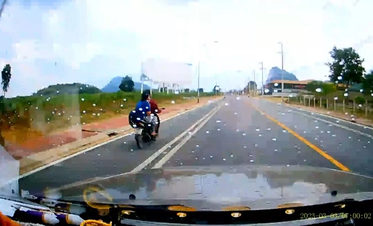 ช่วยระทึก! หลานสาววัย 13 ถูกลุงชำเรา พาขี่ จยย.หลบหนี (มีคลิป)