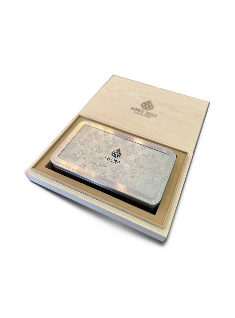 “โอ เทพรัตน์” ผู้รังสรรค์ของขวัญของที่ระลึกจากราชอาณาจักรไทย สำหรับผู้นำและแขกพิเศษของเขตเศรษฐกิจ APEC Thailand 2022