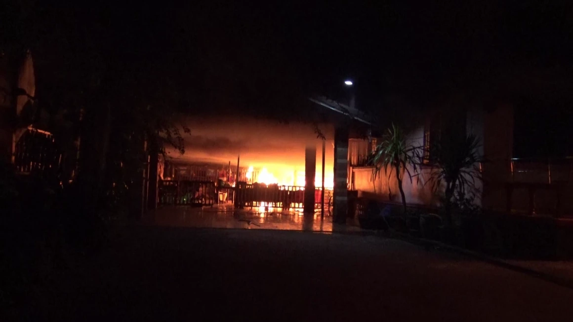 ไฟไหม้บ้าน ส.ท.เมืองยโสธร วอดทั้งหลัง