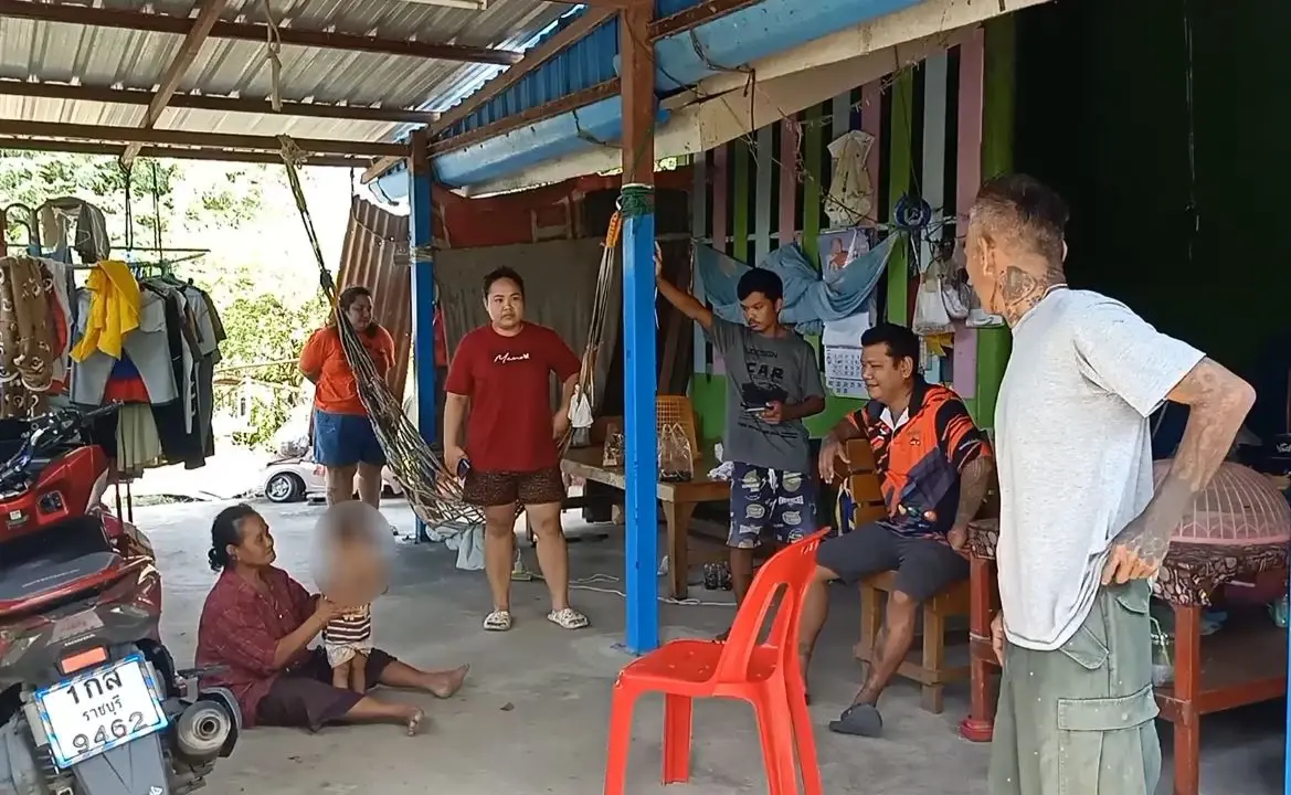 สลด! แม่เมายาคลุ้มคลั่ง เตะก้านคอลูก 1 ขวบ หงายหลังร้องไห้ลั่น