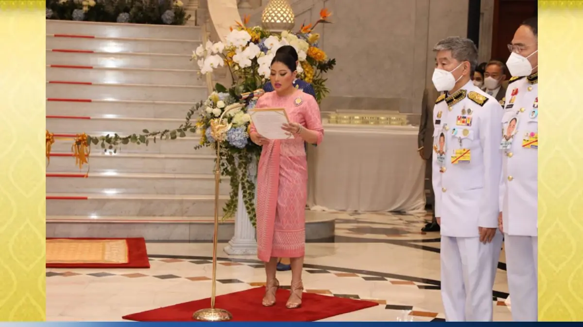 ในหลวง พระราชินี ทรงเปิดนิทรรศการ “สิริราชพัสตราบรมราชินีนาถ”
