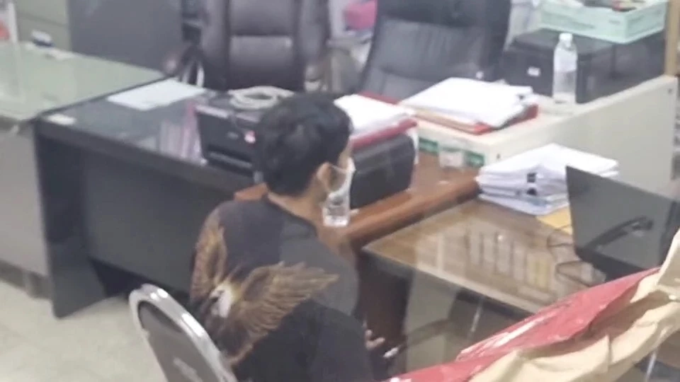 ตำรวจสอบปากคำ นายยุทธพล ก่อนนำตัวฝากขัง แจ้ง 4 ข้อหาหนัก