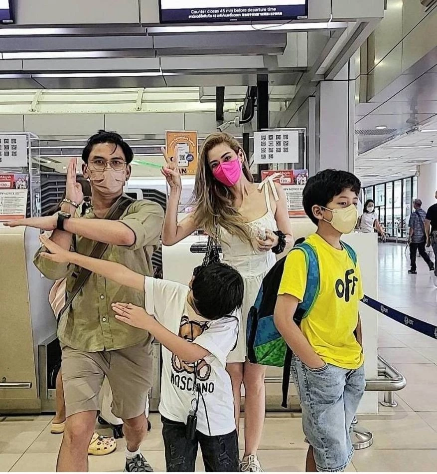 ครอบครัวพร้อมหน้า