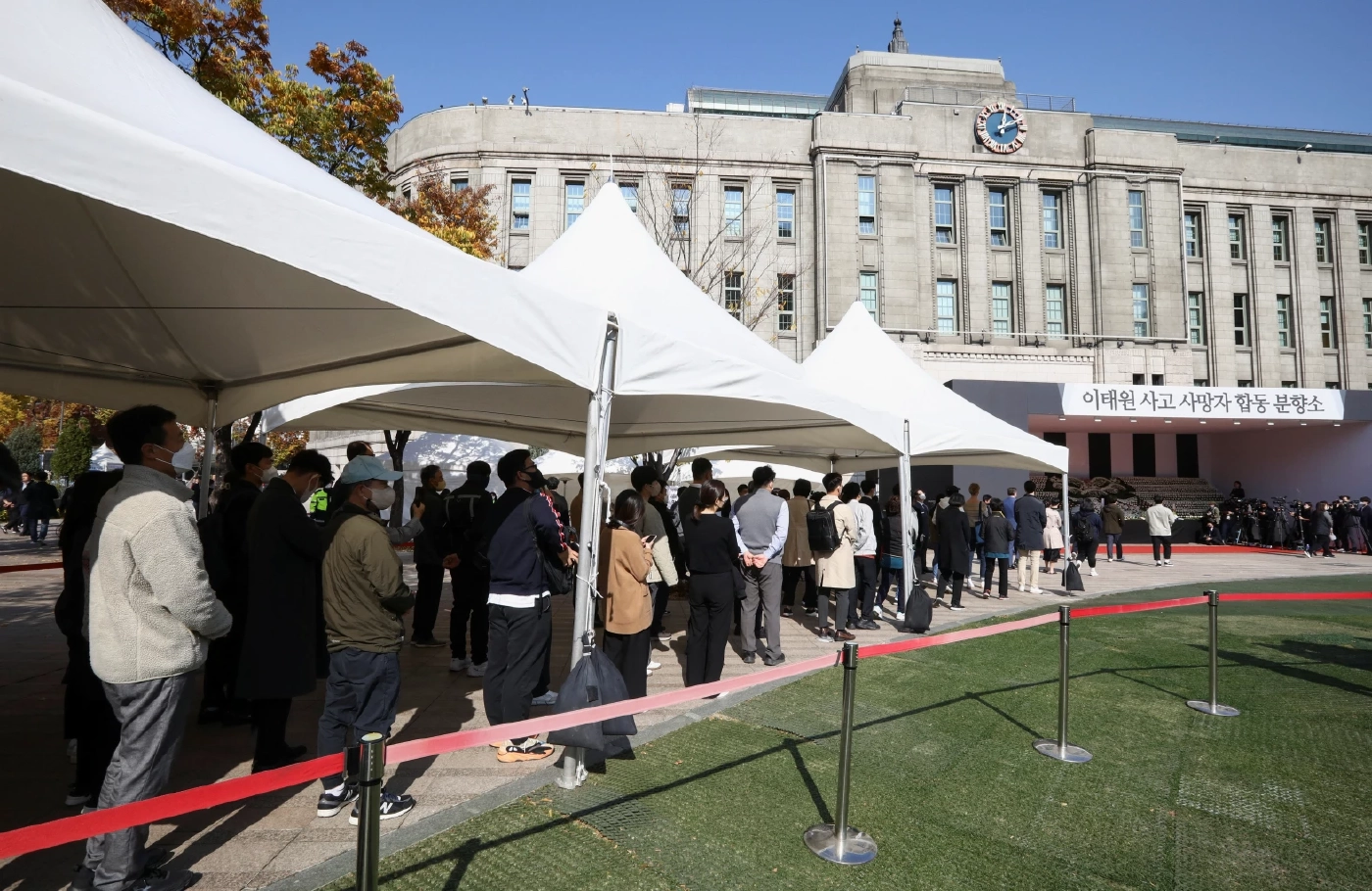 ชาวเกาหลีใต้ร่วมไว้อาลัยต่อเนื่อง