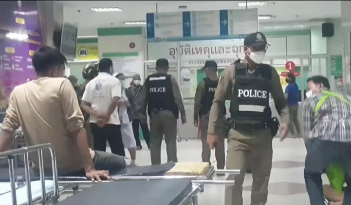 อุกอาจ โจ๋เปิดศึกยิงถล่มกลางงานสู่ขวัญทหารใหม่ ดับ 1 เจ็บ 2 (มีคลิป)