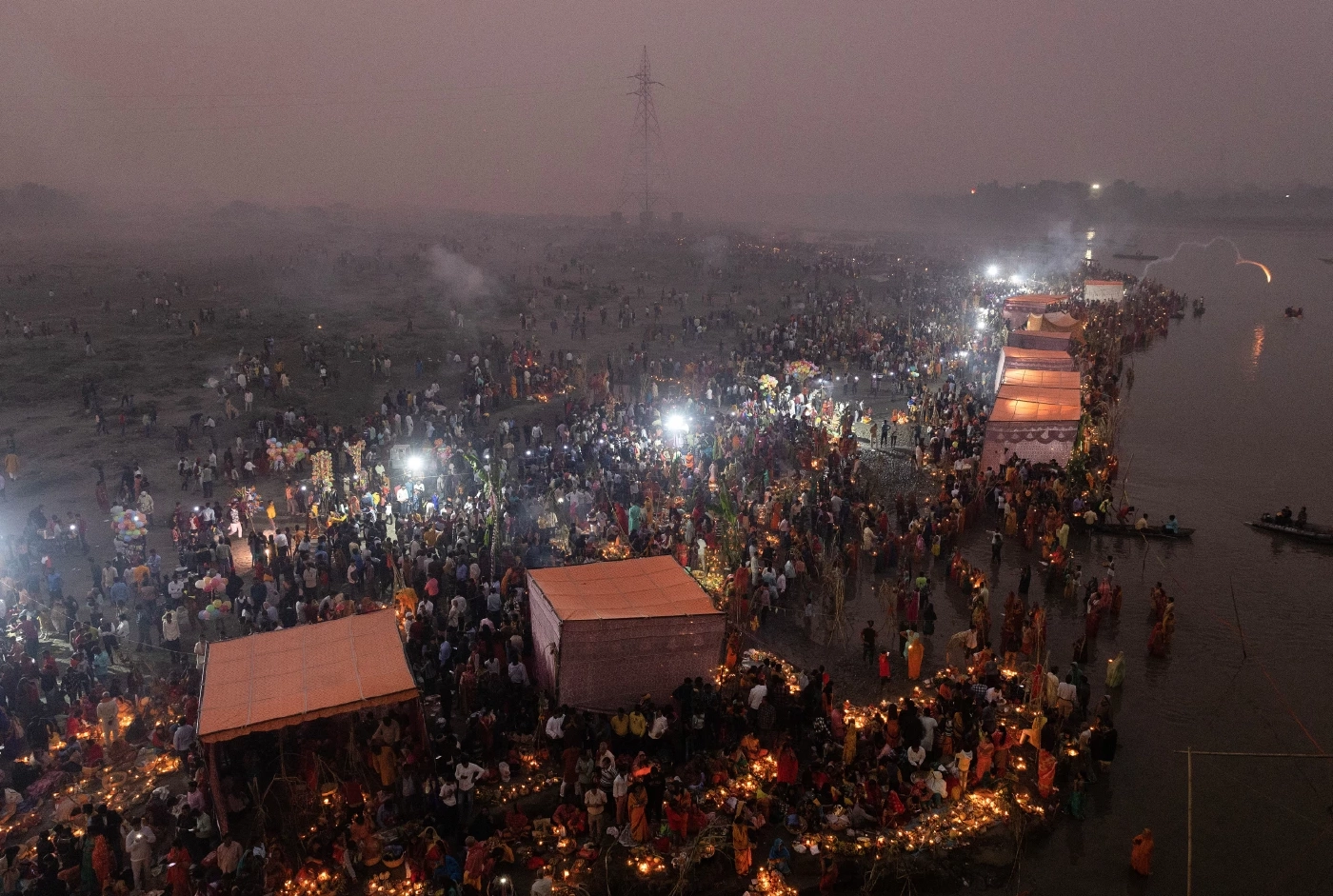 เทศกาลฉัฐปูชา (Chhath Puja) 