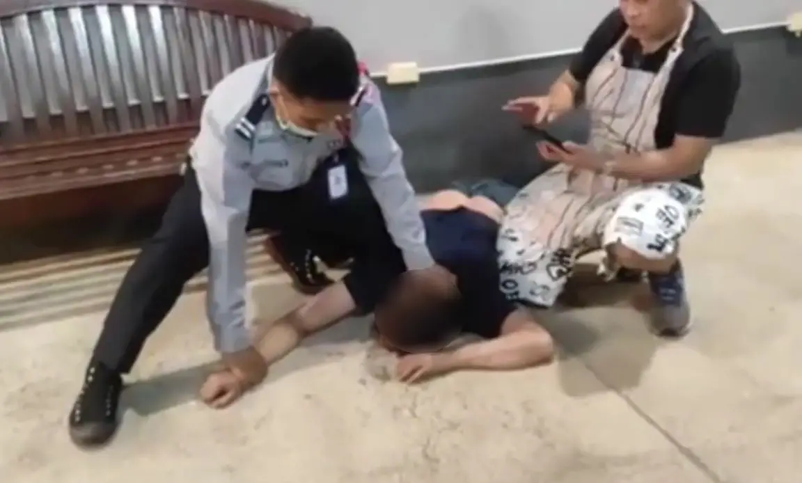 อดีตพัศดี ดักทำร้ายพ่อค้าเป็ดย่าง