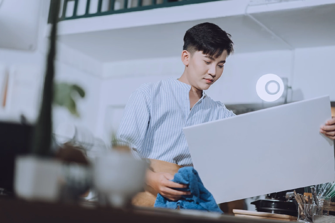 หนามเตย เจ้าของเพลงฮิต  200 ล้านวิว 