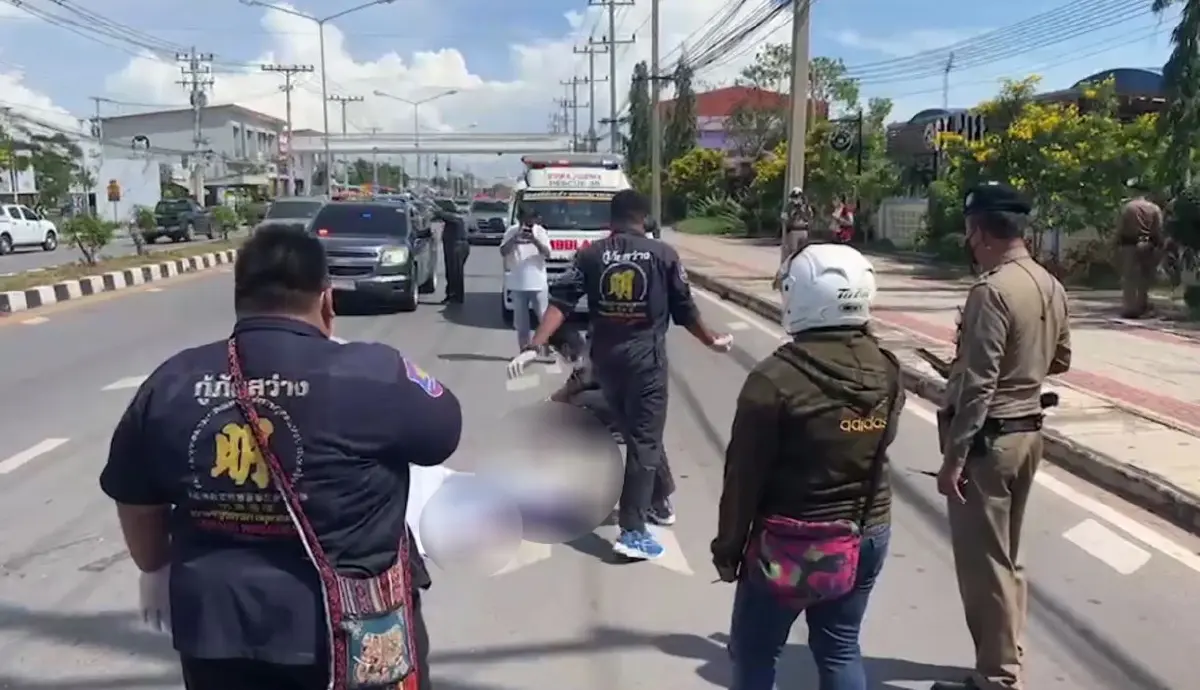 สิบล้อแซงซ้าย-ปาดขวา เกี่ยววิน จยย. ล้ม ลูกค้าวัย 83 โดนทับเสียชีวิต