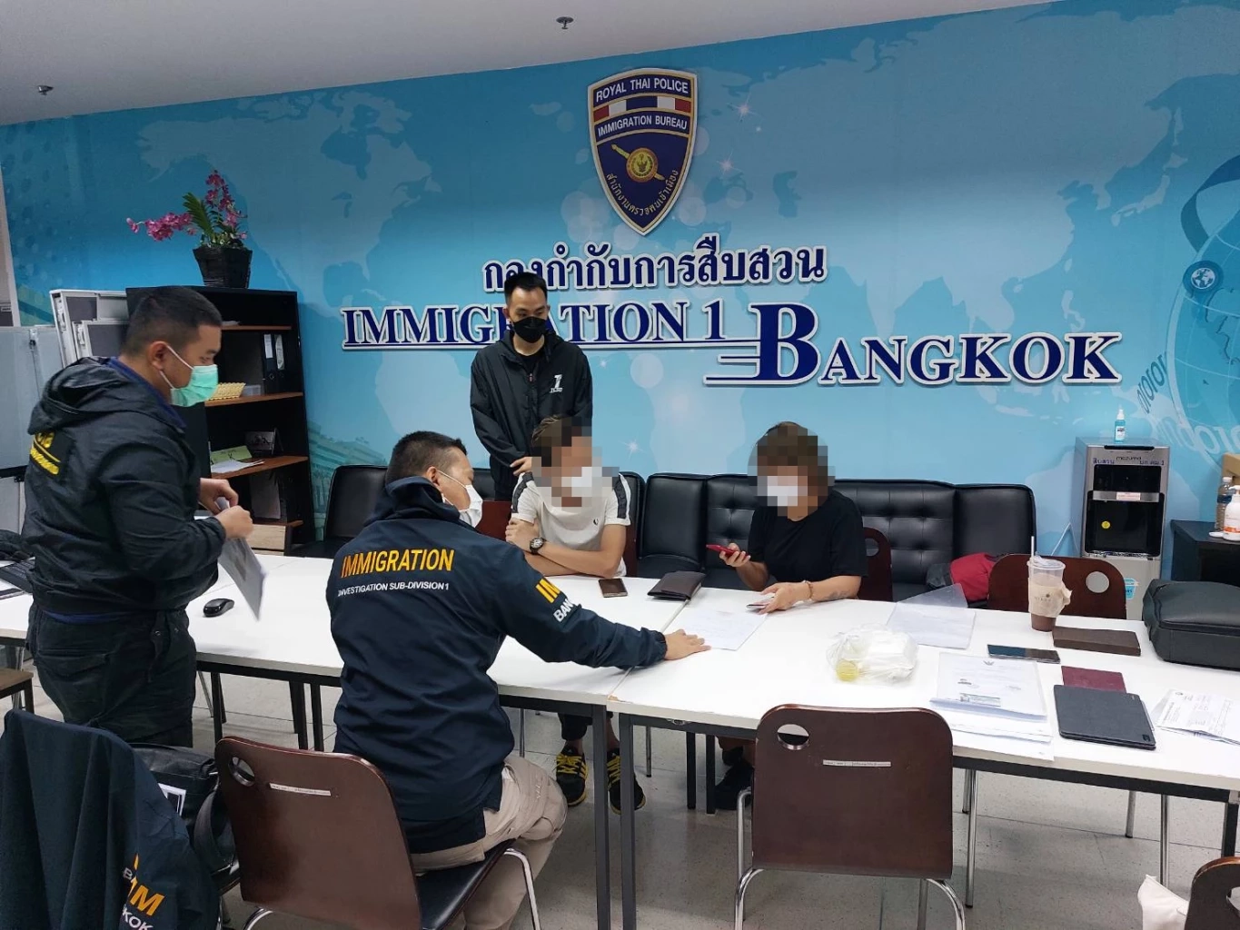 ตร.ปอท. รวบหัวหน้าแก๊งจีน ลวงเทรดคริปโต ผ่านแอพฯ หาคู่ สูญเงินกว่า 3 ล้าน