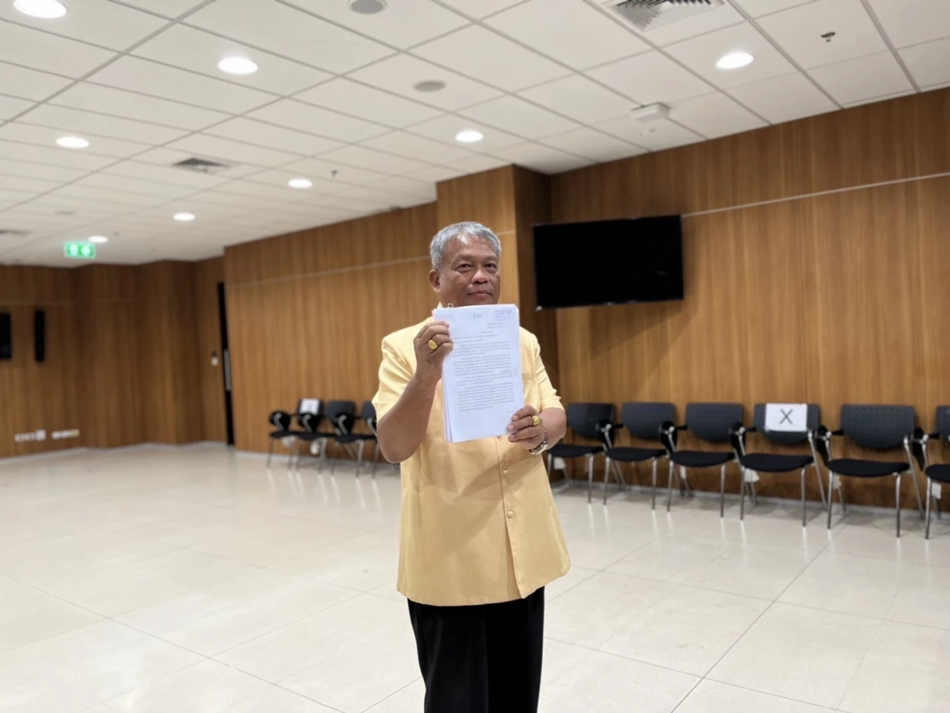 แฉ"บิ๊กสภาอาวุโส"ซีกรบ.ล็อบบี้ล็อกประมูลจัดเลี้ยงส.ส.เอื้อฝ่ายค้าน