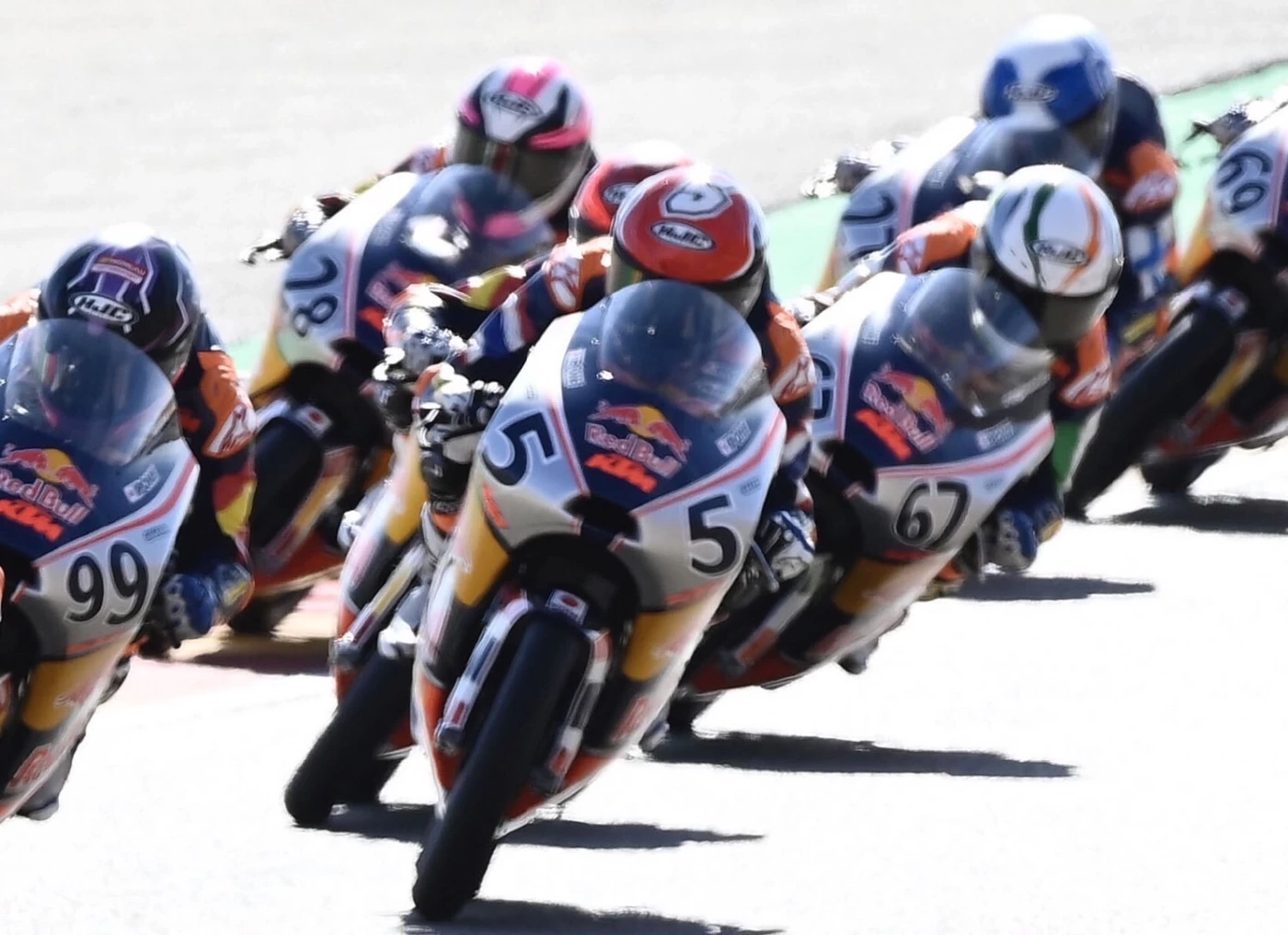 “ก๊องส์” ธัชกร บัวศรี