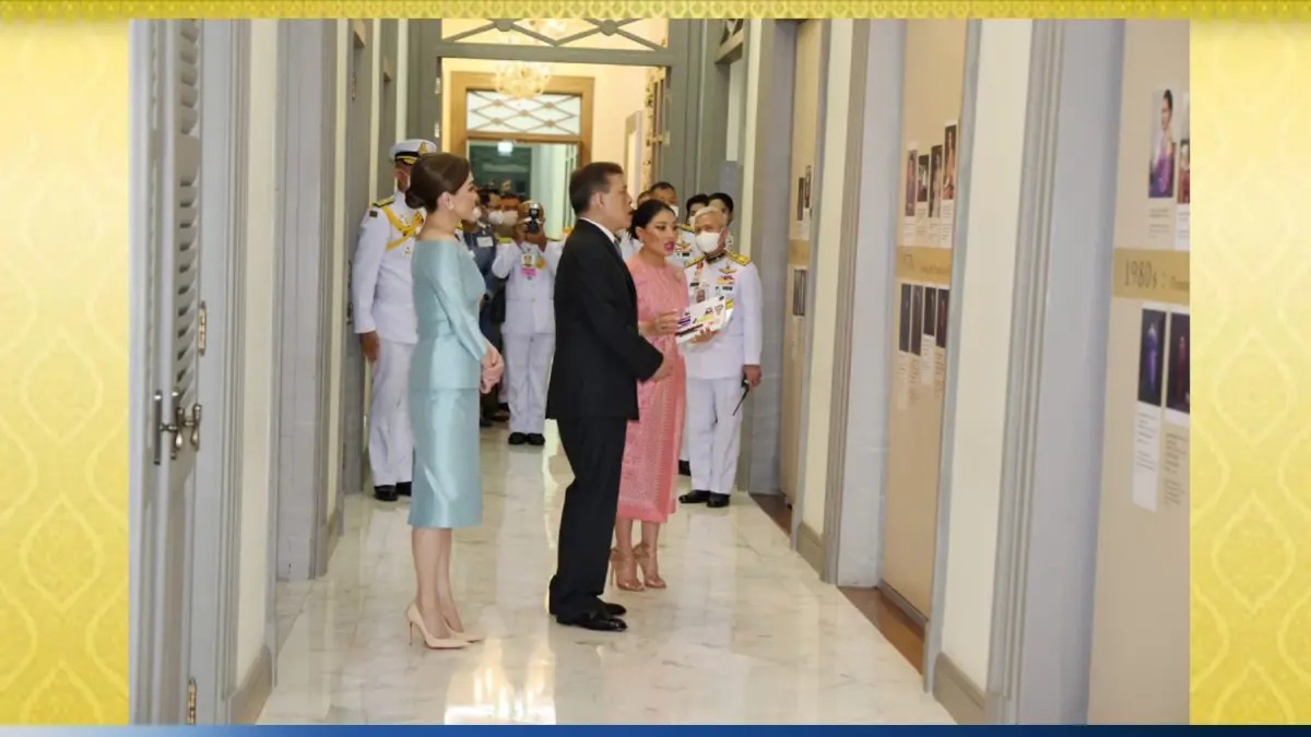 ในหลวง พระราชินี ทรงเปิดนิทรรศการ “สิริราชพัสตราบรมราชินีนาถ”