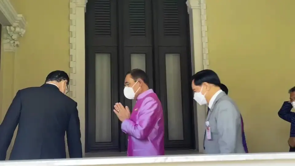 นายกฯ ไม่ตอบ คุย "พล.อ.ประวิตร" หรือไม่ ปมย้ายซบ"รวมไทยสร้างชาติ" (คลิป)