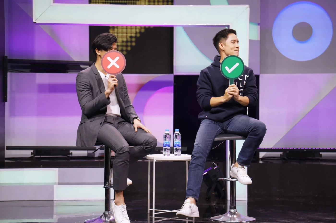 รายการ โต๊ะแชร์มหาชน