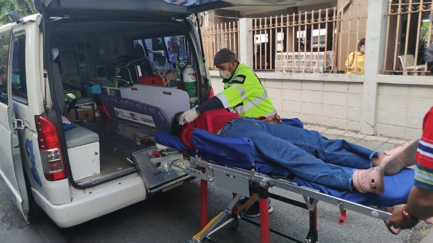 สายไหมต้องรอด บุกช่วยสาวท้อง ถูกหนุ่มใหญ่ ลวงหางานแต่กลับพาขังในบ้าน