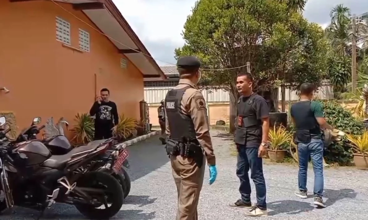 หนุ่มใหญ่สุดช้ำ! แฟนหนุ่มพากิ๊กสาวเข้าม่านรูด จะตบสั่งสอนแต่เจอปืนขู่