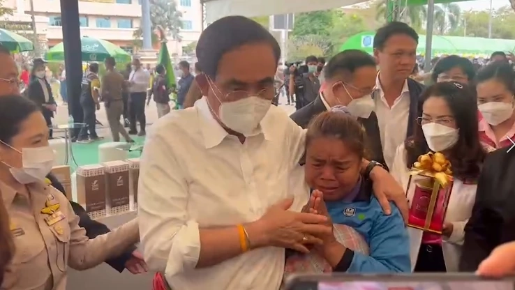 “บิ๊กตู่” ย้ำ ชาวเพชรบูรณ์! จงภูมิใจอยู่ในแผ่นดินไทย เลิกแบ่งสี