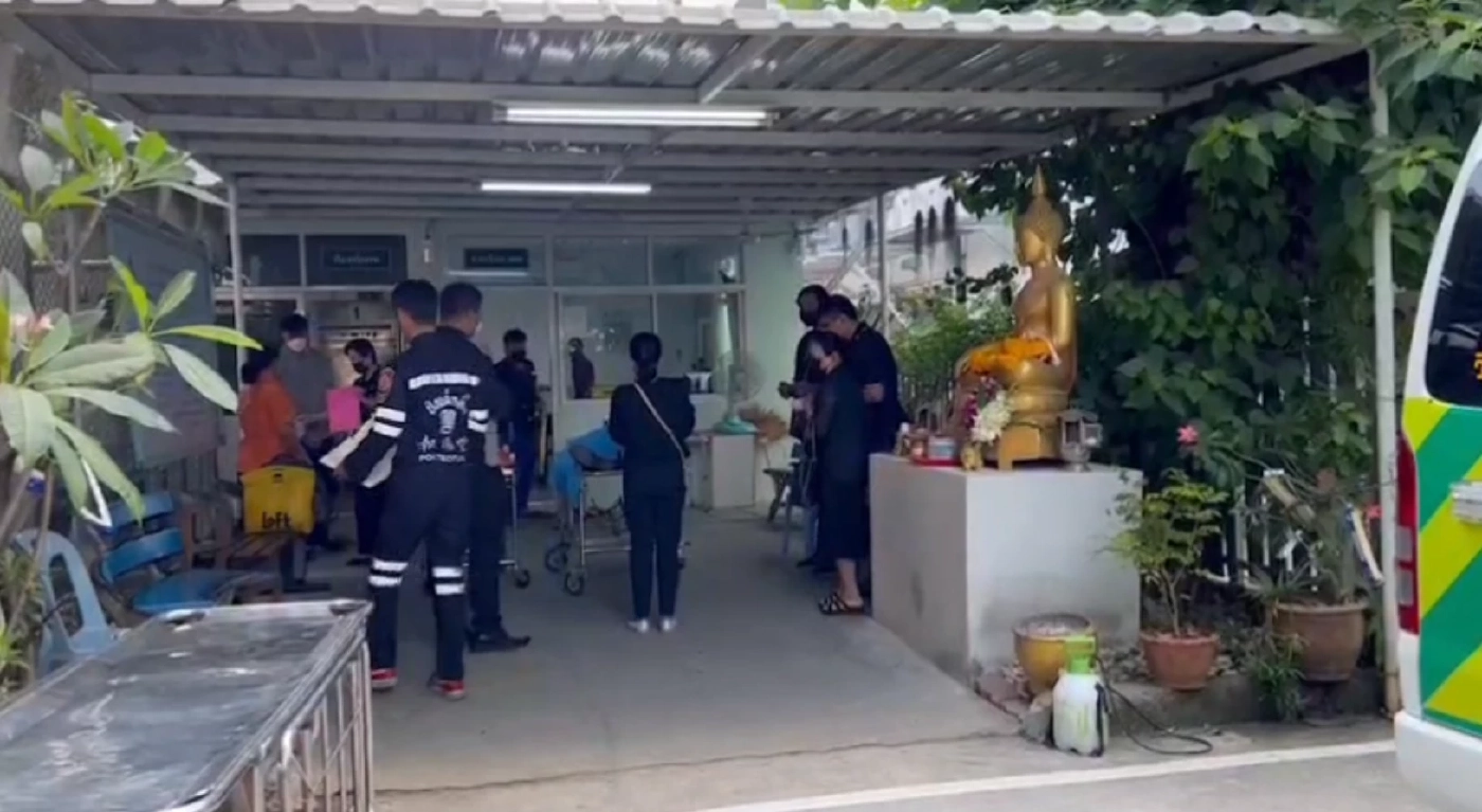 ภรรยา"ปิยะ ตระกูลราษฎร์"รับศพ เตรียมนำร่างตั้งสวดพระอภิธรรมศพ 3 คืน (มีคลิป) 