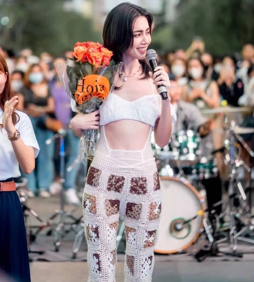 ใหม่ ดาวิกา โฮร์เน่