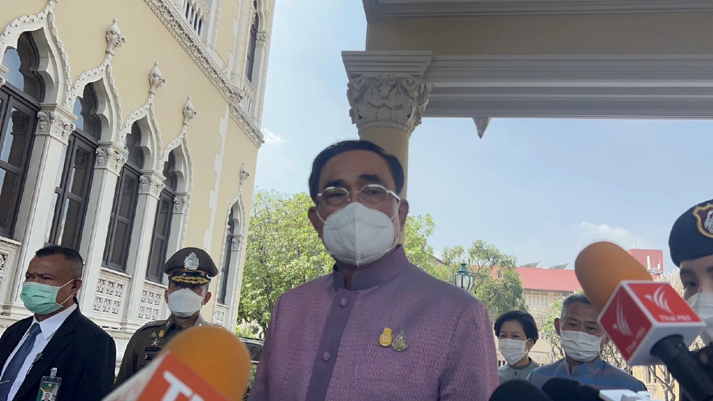 'บิ๊กตู่' ย้อน ให้ไปถามคนปล่อยข่าว ปมลือยุบสภา 24 ธ.ค. (คลิป)