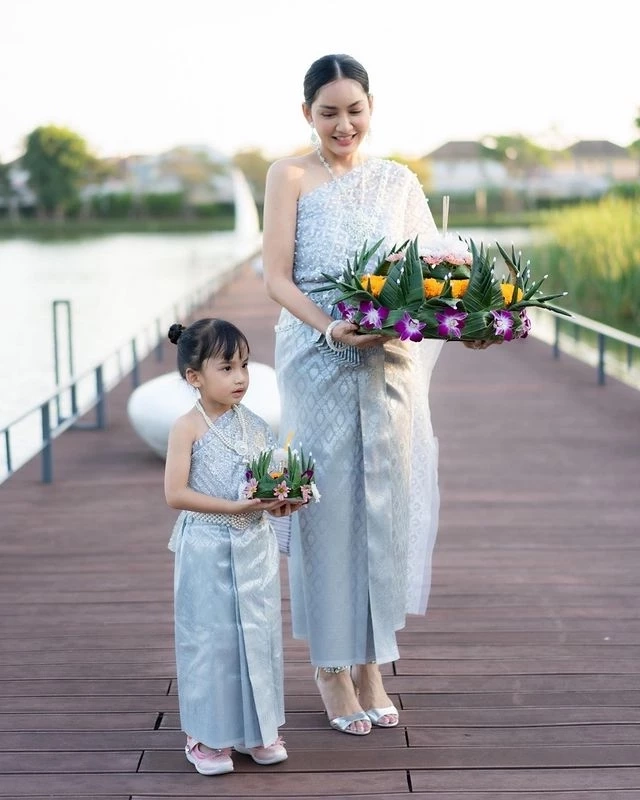 ครอบครัวลอยชูศักดิ์