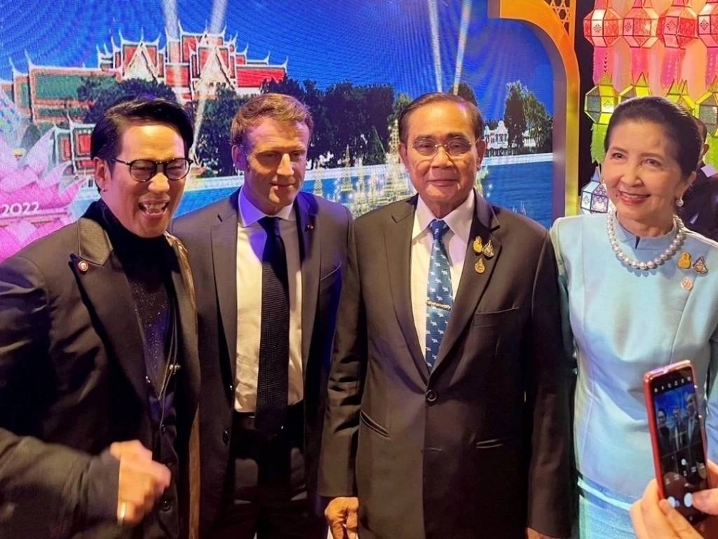 เบิร์ด  ธงไชย