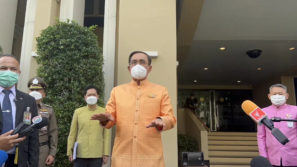"บิ๊กตู่" ปัดตอบตั้ง "ไตรรงค์" นั่งที่ปรึกษานายกฯ โยงซบพรรครวมไทยสร้างชาติ 